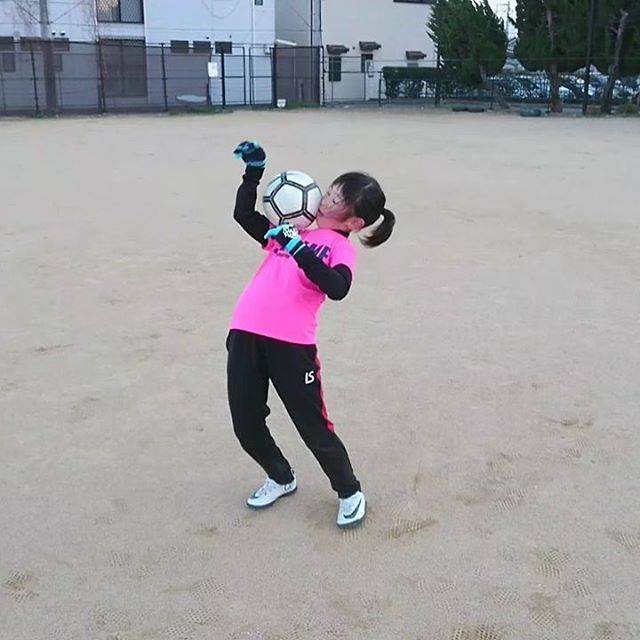 はねやん Yajibe on Instagram: “2回目の移籍です!! 今回はセレクションからの移籍なので娘がチームについていけるか不安しかありません(;´д｀) #u9 #soccergirl #girlssoccer #433skills #wowtalents #サッカー #リフティング” (25652)