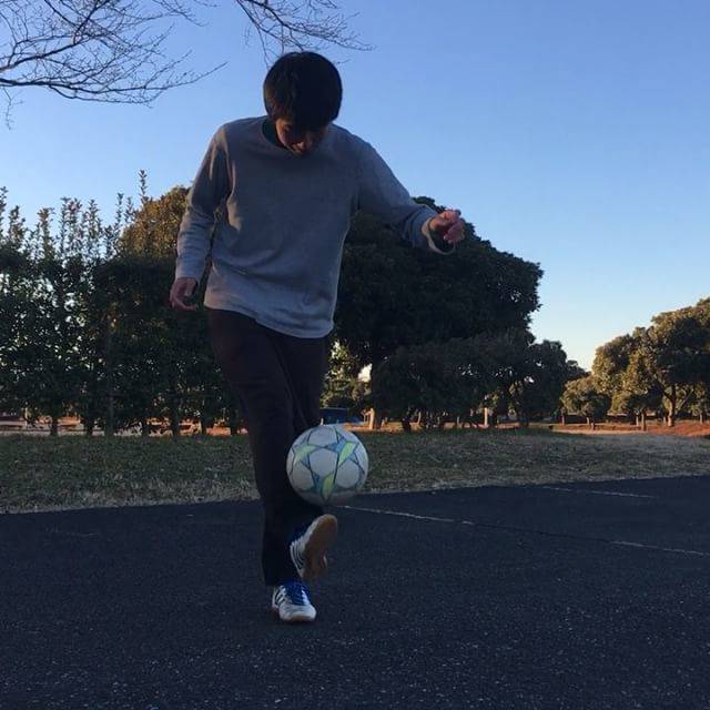 クロオバチャレンジ on Instagram: “‪#クロオバチャレンジ #その場でクロオバチャレンジ #昭和記念公園 #フリースタイルフットボーラーの罰番外編 #フリースタイルフットボール #リフティング #立川” (25657)
