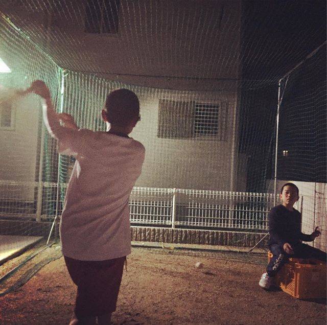 kyouko on Instagram: “仲良くティーバッティング⚾️#長男#また#体操服#笑#どんだけ好きよ#日曜日#試合#楽しみ#⚾️#母は#応援するのみ#野球少年#ティーバッティング” (25677)