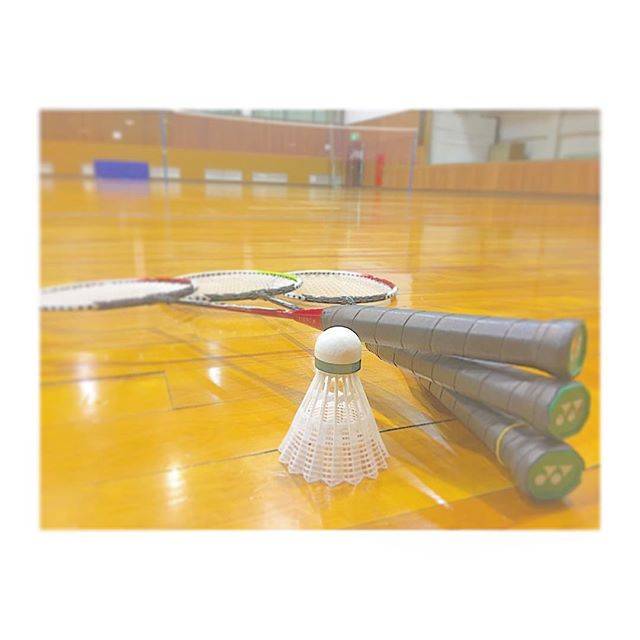 Risa Nishimoto on Instagram: “.第二回バトミントン大会?.#チームNIKK #バトミントン大会 #ゆーて3人しかおらんけど #リーダー不在 #スマッシュ練習 #でこに羽直撃しがち #yonex” (25758)