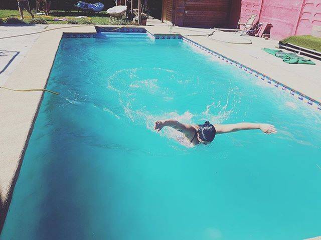 YOLO ✌? ? on Instagram: “? ?? En el agua también podemos volar #swimmer  #butterflystroke” (26952)