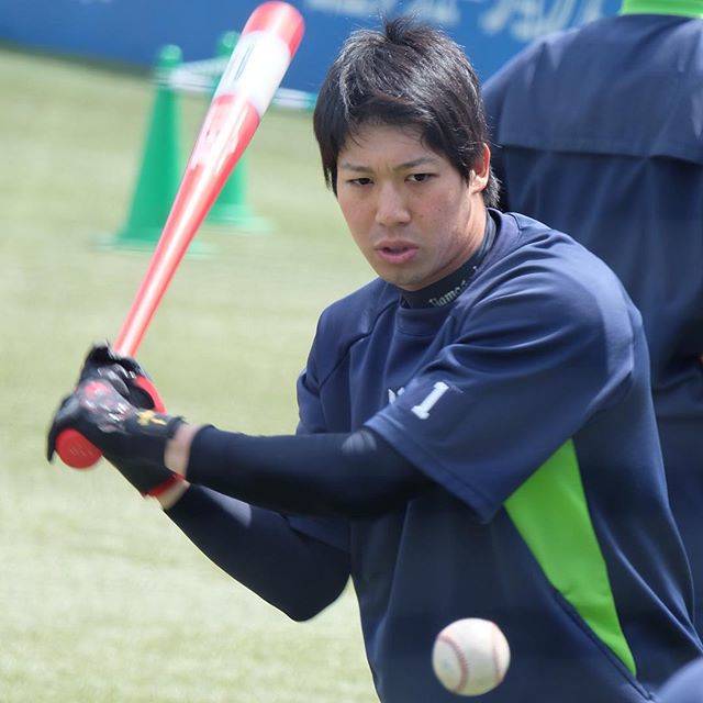 k a n a e ⚾︎さんはInstagramを利用しています:「♡：2017.05.03#山田哲人 #神宮球場#ヤクルトスワローズ#練習見学 #トスバッティング」 (27183)
