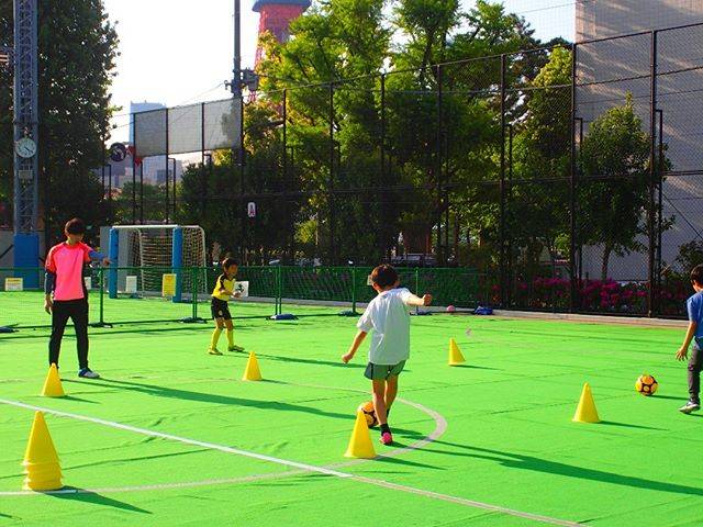 Aqua Field Shibakoen on Instagram: “4月19日㈭16時より  ジュニア(4～6年生）フットサルスクールを開催致しました。  スクールの詳細・日程の確認・ご予約は下記ＵＲＬより可能です。 http://aqua-junior456-futsal.jimdo.com  次回は4月26日㈭に開催予定です。…” (32530)