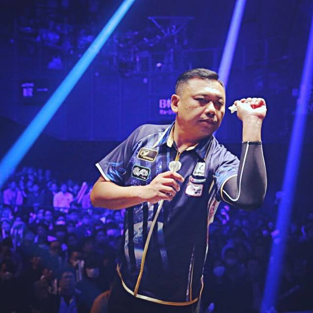 THE WORLD on Instagram: “Shoot to the Top?✨ ・ ・ @hl501  #throughbackthursday #tbt #superdarts #spotlight #darter #dartsplayer #athelete #sports #dartslive…” (33693)
