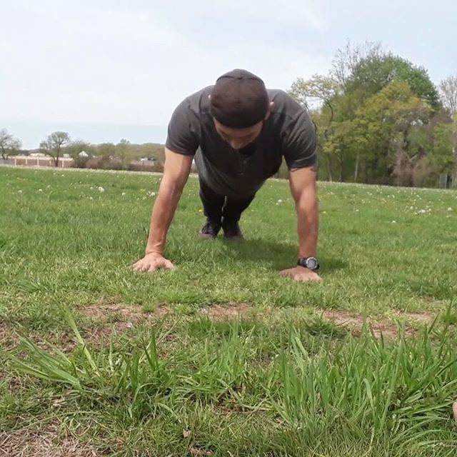 koji shiraishi ??=>?? =>???さんはInstagramを利用しています:「Day220 of 1030day Pushups Challenge  #liveinpeace #pushupchallenge #fitnessdad #tokyo2020 # #Olympios #loveandpeace #stayposi #腕立て #腕立て伏せ…」 (35646)