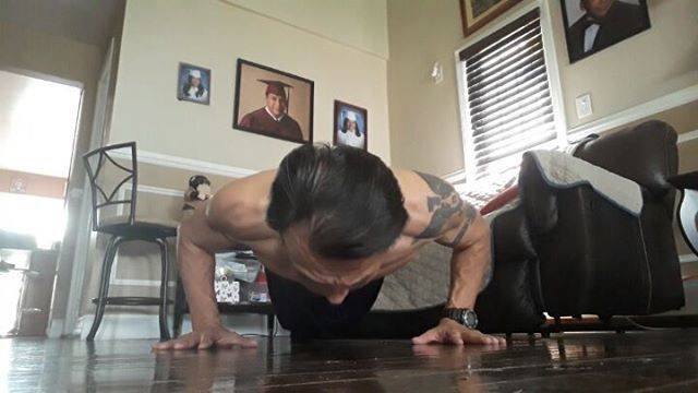 koji shiraishi ??=>?? =>???さんはInstagramを利用しています:「Day218 of 1030day Pushups Challenge In my mind, I am already celebrating day 1030 with my friends in Tokyo! Will you be there? Have a nice…」 (35659)