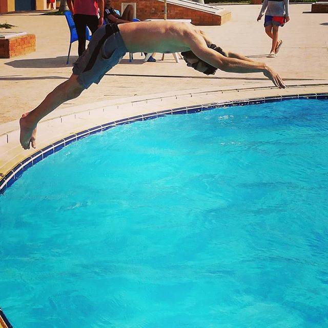 MiDoNeGmさんはInstagramを利用しています:「Swimming in April #pool #jumping #swimmingpool #swimmingstart」 (35775)