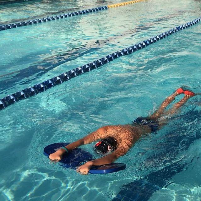 Fast Forward SwimmingさんはInstagramを利用しています:「Here’s Ryan having some fun doing butterfly with extra equipment! ?? #fastforwardswimming #swimlessons #privatelessons #competitiveswimming…」 (36820)
