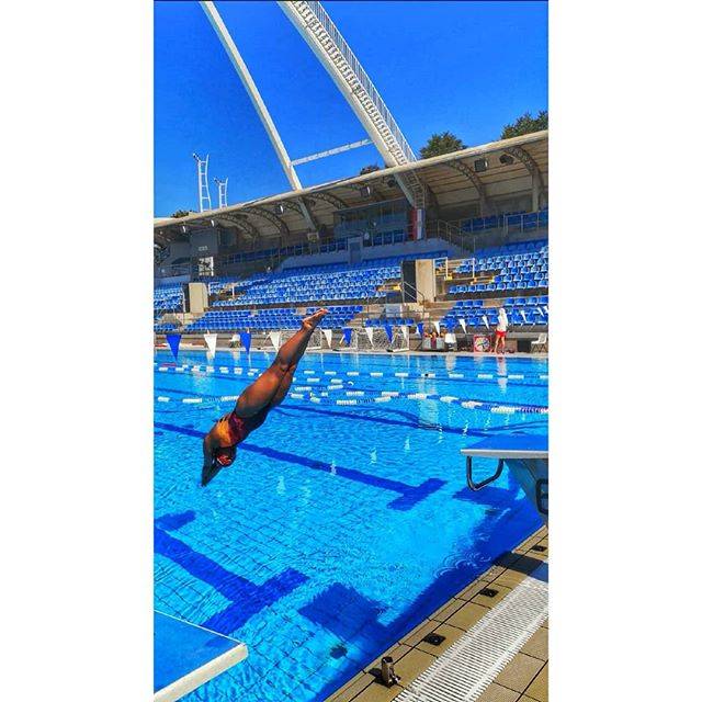 SallyAnn ChuiさんはInstagramを利用しています:「Diving into the weekend ??‍♀️? - Those that know me... I can't dive for fudge ? - #weekend #happy #countdown #holiday #dive #swimming…」 (41659)