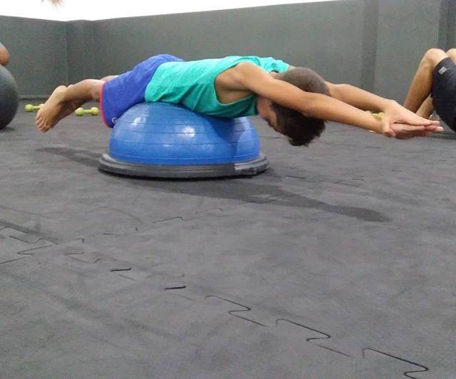 Conrado Nascimento FlorencioさんはInstagramを利用しています:「Já parou para pensar que seu resultado dentro da piscina pode ser potencializado fora??? Sim, a análise biomecânica do nado, o treino de…」 (41697)