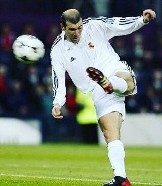 soccer11さんはInstagramを利用しています:「好きなレジェンドスター選手 ミッドフィルダー MF ジダン レアル・マドリード  #レアル #ジダン #ミッドフィルダー #MF #フランス #レジェンド #サッカー #ワールドカップ #W杯 #ウイニングイレブン #ウイイレ #FIFA #サッカーイベント #サッカー応援…」 (43023)