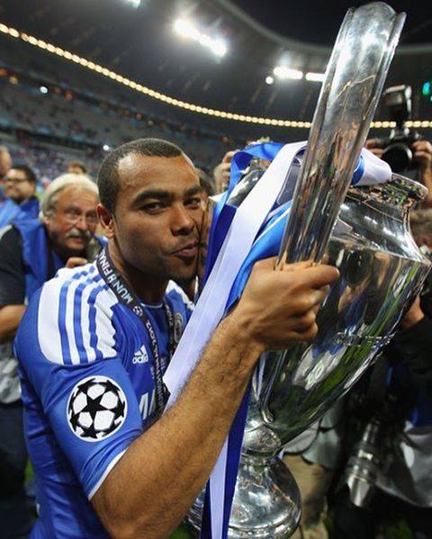 Chelsea Football Club on Instagram: “The best LB Chelsea & England will ever have @theofficialac3 (Follow:@bluelions1905) #cfc #chelsea #chelseafc #blueisthecolour #theblues…” (44581)