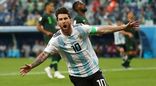 ツナココ on Instagram: “うわー！！アルゼンチン勝ったー！！ 敗退濃厚だったのにすげーな（笑） そして応援してたアイスランド負けてしまった。 クロアチア強いなー。 ナイジェリア戦でPK外したシグルズソンがPK決めれて良かった。四年後もまたアイスランド観たいなー。 #ワールドカップ #メッシ…” (44976)