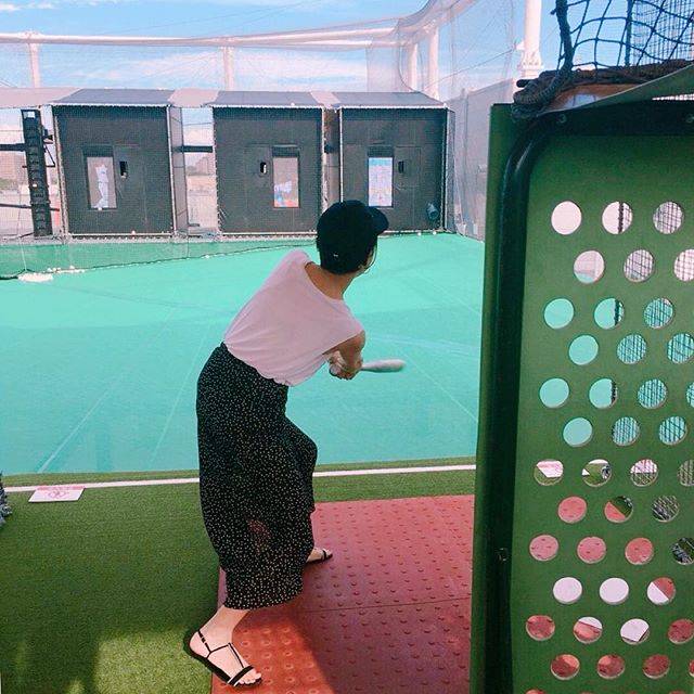 yuria sato on Instagram: “子供達よりはしゃぐ大人達⚾️・#バッティングセンター” (46015)