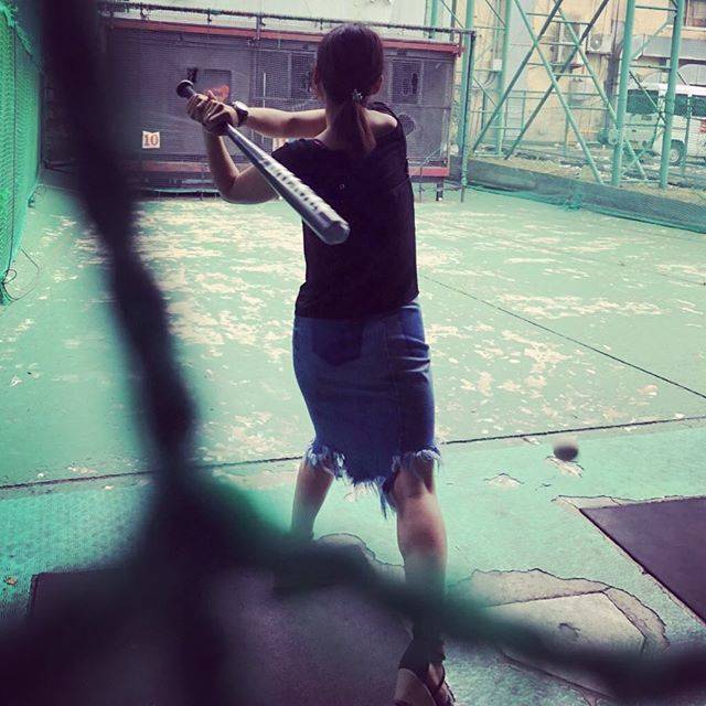 Aki on Instagram: “ふらっと立ち寄ったバッテイングセンターで…豪快な空振り⚾️笑 #happy #mydailylife #summer #winter #sea #snow #snowboard #Hawaii #夏が好き #スノーボード #海 #冬も好き #バッテイングセンター #空振り…” (46028)