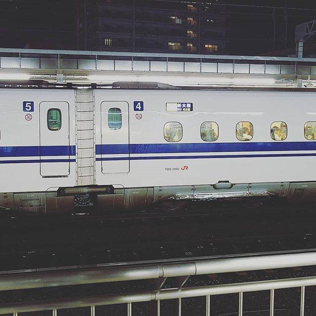 がわわ on Instagram: “東京前乗りでなのに大雨で遅れまくりしかし奇跡的に静岡にのぞみ止まっておる！ドア開けねーし(笑)すぐ行きやがったし(笑)#新幹線 #静岡駅 #奇跡的 #東海道新幹線 #もう #見れない #のぞみ” (47442)