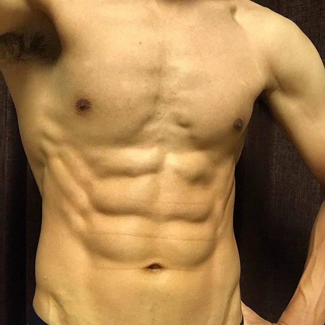 bulumanさんはInstagramを利用しています:「本日の腹筋体重57.0kg今週は気がついたら終わってました…腹筋しよ…#腹筋 #腹筋男子 #腹筋トレーニング #自宅トレーニング #トレーニング #体幹 #体幹トレーニング  #筋肉」 (48743)