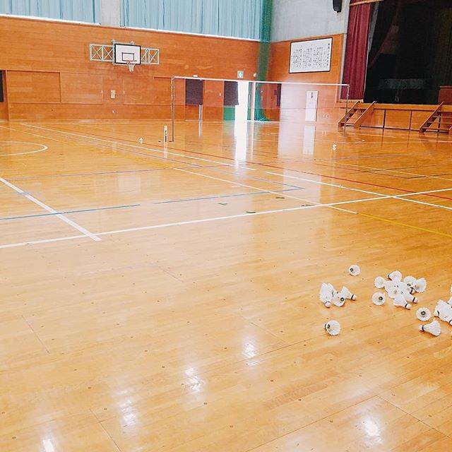 Yamanobe on Instagram: “バドミントン始めました！最近運動不足すぎるからめちゃくちゃきつかった。#バドミントン #社会人サークル #てきな？#後輩と #絶対やせた #二日酔いで頑張った#爽やかじゃない量の汗” (49495)