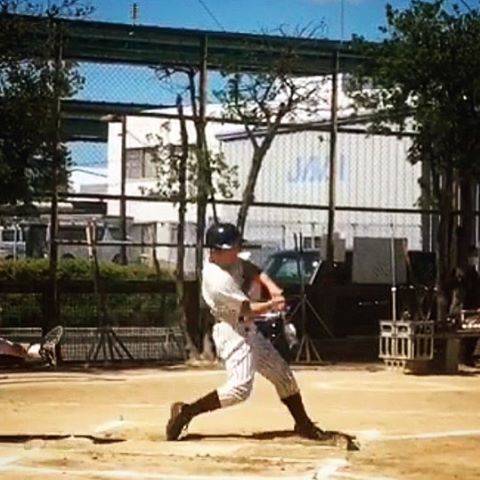 @sohei_azuma on Instagram: “インパクト！ ボールが えらいことなってる！ 10代の頃より バッティングが上手になって、 足も速いのは 何故だろう…⁉︎(o_o)笑  #草野球 #mizuno  #ミズノ #beyondmax #beyondmaxmegaking2  #ビヨンドマックスメガキング2…” (50224)