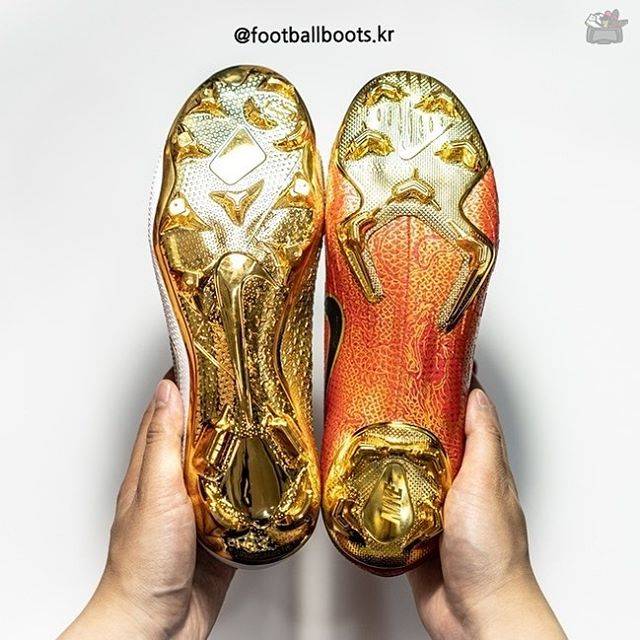 Footballboots.kr ?? on Instagram: “Amazing Gold✨✨ ⠀⠀⠀⠀⠀⠀⠀⠀⠀⠀ Two Limited Edition Boots from Nike with Gold. ⠀⠀⠀⠀⠀⠀⠀⠀⠀⠀ Like&Share my pic and Just tag me ? Follow me ??…” (53490)