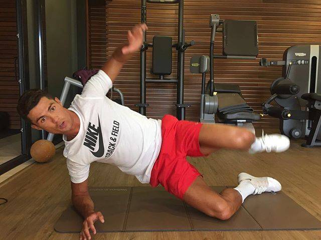Cristiano Ronaldo on Instagram: “Solid work?” (54992)