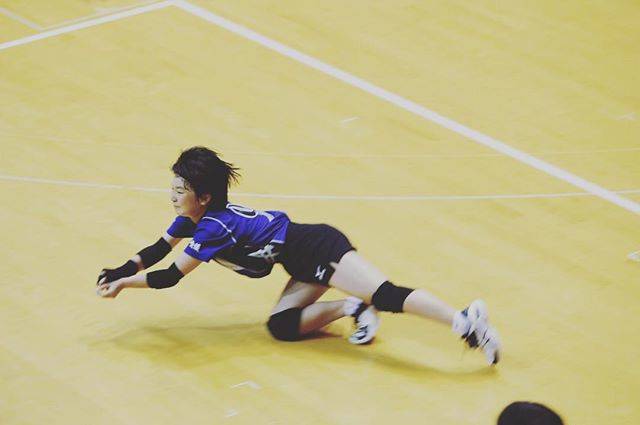 satsuki514 on Instagram: “#次女 #ここ #バレー部 #中2 #リベロ #やりたいのはエース  今日の４時過ぎ… 自宅にこの人から電話☎️ 出たのは弟…弦太朗。  ここ:国語のワーク持って来てってママに伝えて。  弦太朗より私に電話で上記のことを伝達。  私は急いで帰宅して国語のワークを届ける。…” (55554)