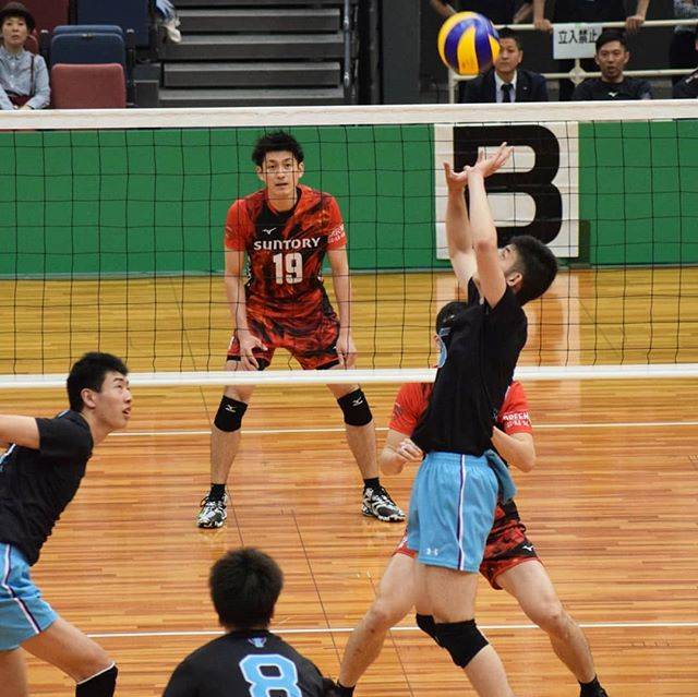 mana @ volley on Instagram: “. 4.30 撮影 . . #サントリーサンバーズ vs #筑波大学  #suntorysunbirds  #黒鷲旗  #黒鷲旗2018  #バレー  #バレーボール  #男子バレー  #バレー好き  #バレー好きな人と繋がりたい  #volley  #volleyball…” (56674)