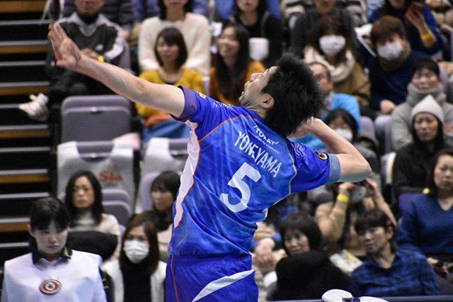 瑞。 on Instagram: “2018.1.27 #Vプレミアリーグ #Vプレミアリーグ男子 #刈谷大会 #ウイングアリーナ刈谷#東レアローズ #米山裕太 選手” (59163)