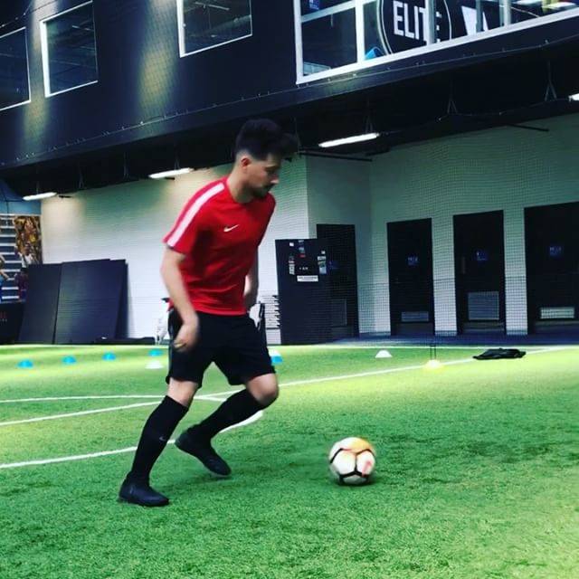 Daniel Cappellaro on Instagram: “Learn this combo!! ?? - @jesmondbeh had this one down in a few tries!! Baller. ???? - Training at the amazing @elitefootballtf it’s hard…” (59380)