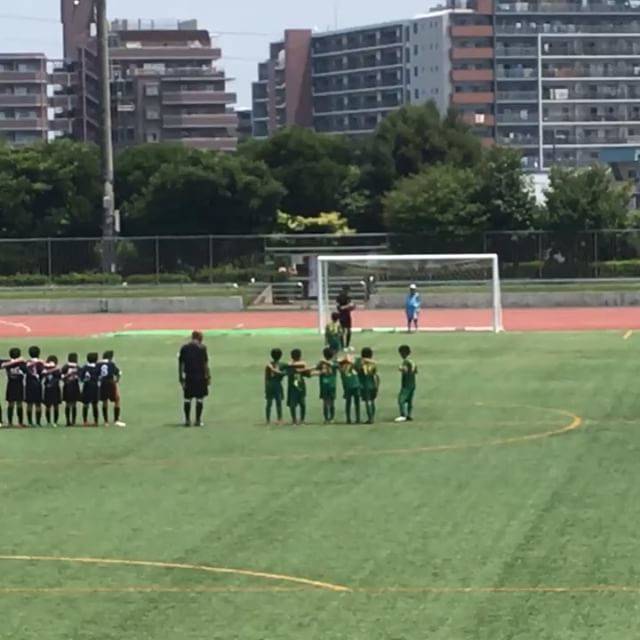 akemi on Instagram: “気温36度。暑すぎる〜  朝霞の競技場であったフタバカップ2日目、4.5年の試合ですが参加しました。 2試合目に息子が後半1点決めて同点に。 最後はPK。 息子は3人目。無事決めて勝ちました。 考えず思いっきり蹴ったらしい。 3位パートで1位おめでとう！…” (59444)