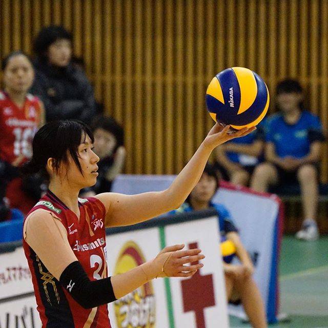 Yutaka Yamane on Instagram: “さぁさぁサーブ！2017-12-2加古川市総合体育館#久光製薬スプリングス#新鍋理沙 選手” (59559)