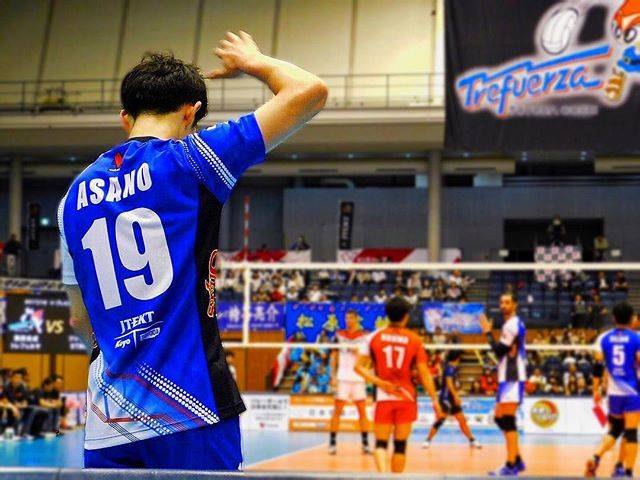 あやな on Instagram: “サーブ前の浅野さん❣️ #vリーグ男子 #バレーボール観戦 #ジェイテクトstings #浅野博亮 #小さな巨人 #バレー好きな人と繋がりたい #バレー好きな人と繋がりたい #バレー好き #いいね返し #友達募集” (59566)