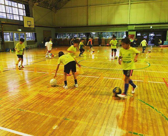 ZION FOOTBALL CLUB on Instagram: “武蔵村山スクール⚽️ 昨日は都民の日でお休みも多かったですが、みんな一生懸命取り組んでいました。月曜日のスクールは基礎練習を中心に行っています。 自分の技術の原点に立ち返って、コツコツ練習します。 また来週も頑張ろう?  #zionfootballclub…” (59767)