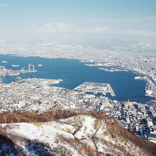 ? 芦 尾  吉 伸 ?  Yoshinobu  Ashio on Instagram: “函館山から 函館港を望む ❄️#函館山 #函館どつく #緑の島 #函館港 #函館市” (64480)