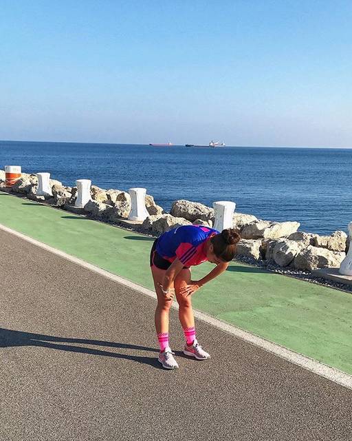 Cʀɪs ✌? Aᴛʟᴇᴛᴀ on Instagram: “S U F R I M I E N T O ☠️ . . ? Lo fácil es poner: “mirad este ha sido mi entrenako de hoy, sola en la #pistadeatletismo & con viento” . .…” (67730)