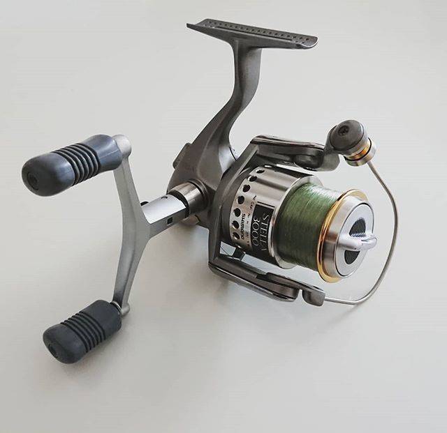 BB MACK® on Instagram: “今でも現役の'95ステラ3000DH。 当時は2500のラインナップが無くて渋々3000にしてんけど、今じゃ逆にこのサイズのが安心感がある(*´∀｀) #stella #stella3000 #dh #1995 #shimano #spinning #reel…” (69736)