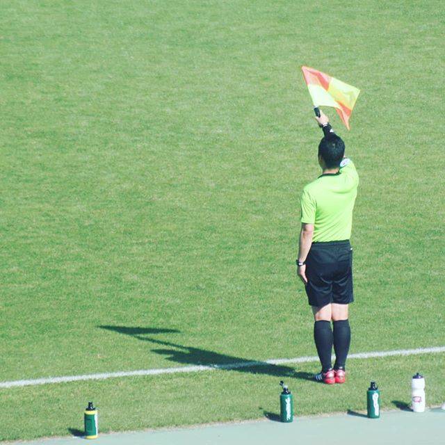 Yuichiro Higashi on Instagram: “最近のお気に入りの1枚#オフサイド#サッカー#副審#一眼レフ#一眼レフ初心者#canon #eoskissx3#livelyカメラ部” (70235)