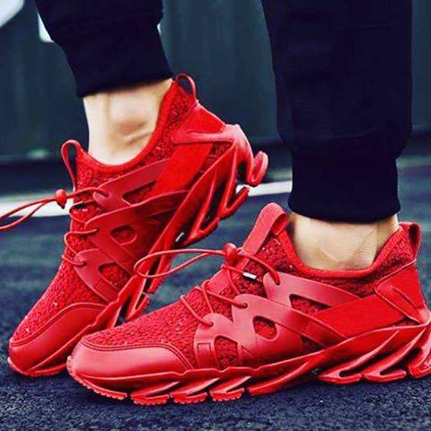 めめめ on Instagram: “今年はscarletで行くぜ！走るぜ！ということで、ランニングシューズを購入#形から入る #ランニングシューズ #赤 #scarlet #人生一度きり #情熱的に生きよう” (72398)