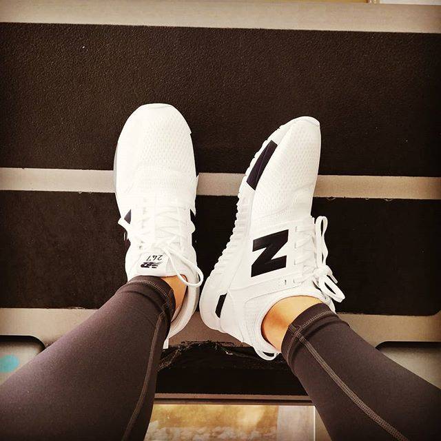아윰 on Instagram: “뉴발 이쁘당  새로운 운동화로 열심히 운동〜〜?️ * * #뉴발사랑 #뉴발란스#뉴발#뉴발란스247 #뉴발운동화#운동화 #헬수장#운동하는여자 #이쁜몸이되고싶다 #짐#레그프레스 #웨이트트레이닝#다리하는날 #젝시믹스사랑#젝시믹스#젝시믹스레깅스…” (72496)