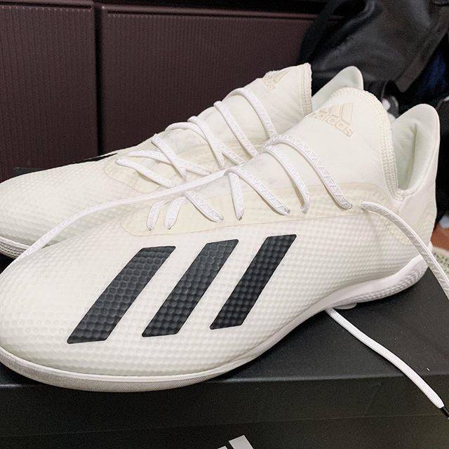 SHU-HEY on Instagram: “先週の土曜日に買ってきた！  アディダスX レアル・マドリードカラー！ これ履いて早速夕方から個サルー！  今日靴紐も安定のAMOに変更！  軽すぎてビビった！ 体育館用もそのうち買う予定！笑  #フットサル #アディダス #アディダスエックス #アディダスx…” (73428)