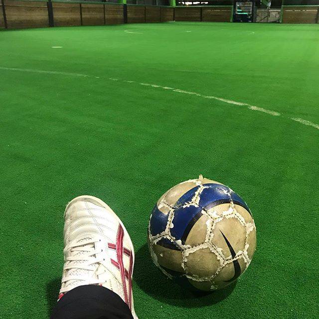 Hiroshi M on Instagram: “今日は久しぶりのフットサルいや〜足腰にくる…#フットサル #サングリーン  #久しぶり #足腰にくる #運動不足解消 #アラフォー #サッカー #フットサルシューズ #仲間 #土曜日 #サッカーボール” (74159)