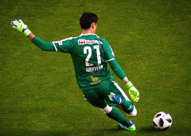 Shima_sakurasaku on Instagram: “#cerezo #キムジンヒョン #jリーグ #ゴールキック #photography #photographer” (75390)