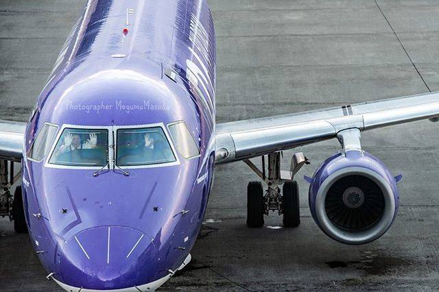 増田 恵 on Instagram: “#バイバイ #またね #飛行機 #fda #フジドリームエアラインズ #松本 #松本空港 #紫 #purple #ジェット機 #機長 #副機長  #信濃の光景 #しあわせ信州  #長野カメラ部  #ナガトリ  #shiawase_shinshu…” (75423)