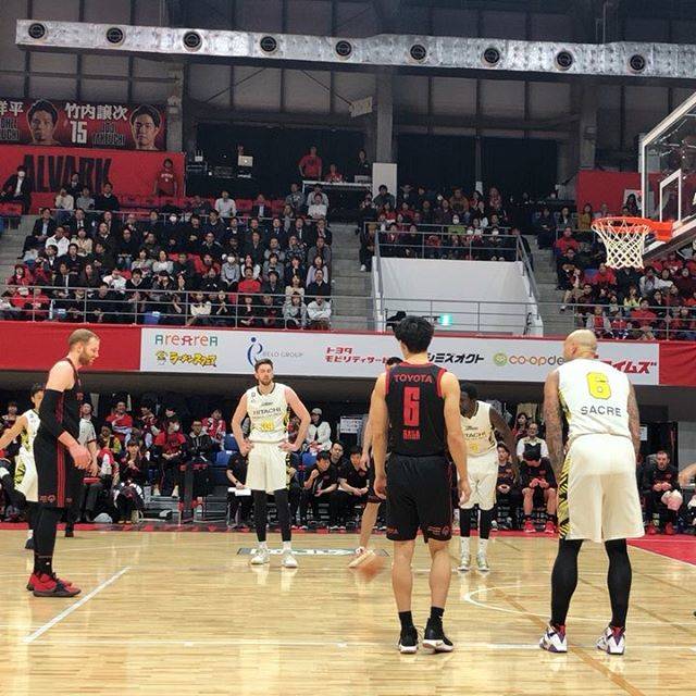 @aya___alv on Instagram: “..4月10日(水)アルバルク東京VSサンロッカーズ渋谷アレックス・カーク選手のフリースローかっこよかったです✨..#アルバルク東京 #alvarktokyo #アレックスカーク @kingkirk53 #バスケ #bリーグ #フリースロー#alexkirk” (77401)