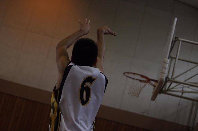 Koki on Instagram: “#バスケ#バスケットボール#bsketball #bsk#高校バスケ#ユニフォーム#シュートフォーム#ジャンプシュート#スリーポイント#スリーポイントシュート#3P#Canon#EOS80D#80D#一眼#一眼レフ#写真好きな人と繋がりたい #ファインダー越しの私の世界…” (78822)
