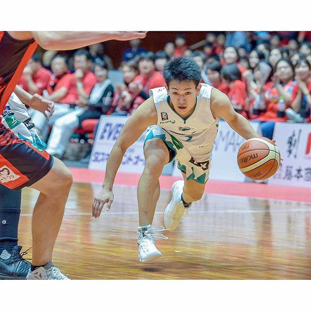 まったりーず on Instagram: “﻿ 京都ハンナリーズ﻿﻿﻿﻿﻿﻿﻿﻿﻿﻿ #3  伊藤達哉 選手﻿﻿﻿﻿﻿﻿﻿﻿﻿﻿ ﻿﻿﻿﻿﻿﻿﻿﻿﻿﻿ ついに出た?「伊藤達哉選手、大阪エヴェッサへ」というニュースが?。しかし、未だに両チームからの正式なリリースは無く…でも京都を去るんだろうな、きっと?。﻿ ﻿﻿﻿﻿﻿﻿﻿…” (79976)