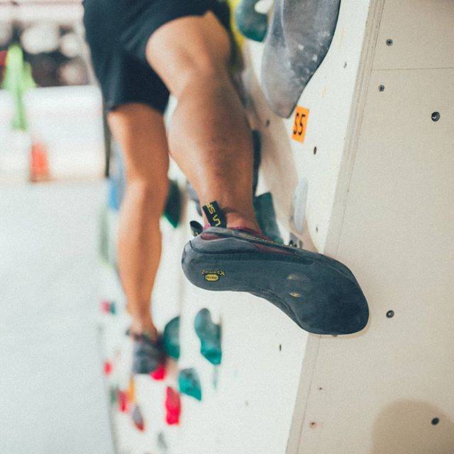 BOULCOM TOKYO on Instagram: “トゥーフック、掛けたわ良いけど固まってしまう事ありませんか？？ 次の手まで後ちょっとで、届かないシチュエーションがあるとき、緩めることが必要かもしれません。  足首をロックする力だけでなく、緩めるコントロールも練習で取り入れていきましょー 。 A brand new…” (80462)