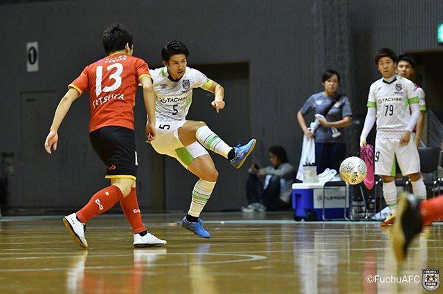 皆本晃 on Instagram: “⚔MATCH DAY#湘南ベルマーレ#南足柄市体育センター #16時#キックオフ#プレーオフ直接対決#fリーグ #フットサル#立川府中アスレティックfc #umbro #アウトサイドキック#その人差し指は” (80601)