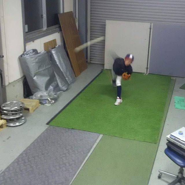 yoheiwano on Instagram: “ピッチング練習!? 先日の練習試合で少しだけ投げさせてもらってからピッチャー熱再燃(笑)#新5年生 #野球少年 #ピッチング練習 #学童軟式野球 #倉庫練習 #やっと握り方を覚えた(笑)#クイックを覚えた#きちんと止めないからほとんどボーク(笑)#一つづつじゃな” (81036)