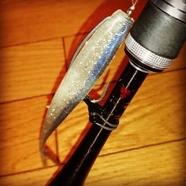 Ryota Kanno on Instagram: “今日は早朝スタートでー！ 朝イチに #ISANA #ノーシンカーリグ で葦際に落としてみると！！ フォール中に脇からひったくりバイト！ 持って行かせて！フルフッキングしたら #アワセ切れ (泣) 完全にknotが甘かったのかな？ あー貴重なISANAロストしちゃった(泣)…” (81166)